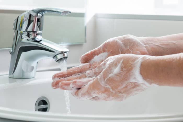 vask hendene etter fra toalettet