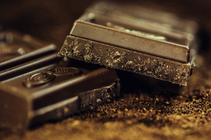 mørk sjokolade senker høyt blodtrykk