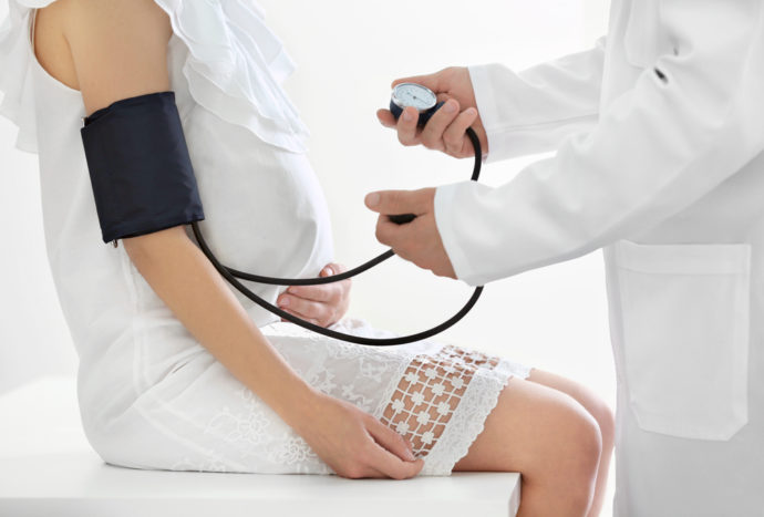 kontrollere blodtrykk av gravide kvinner