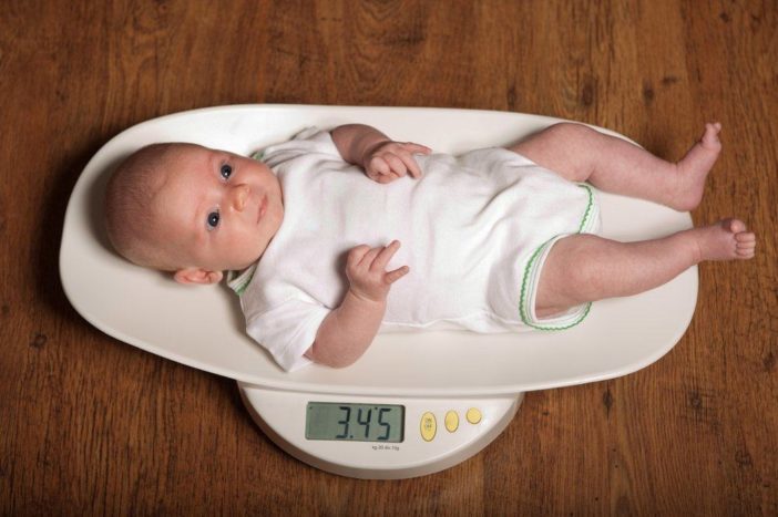 årsaken til babyens vekttap