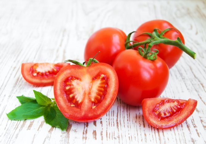 tomater er fordelene med røde grønnsaker