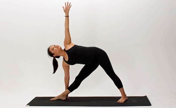 trekant yoga pose